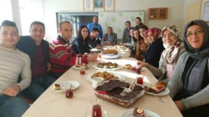 Velilerden &Ouml;gretmenlere Pasta Ve Kek