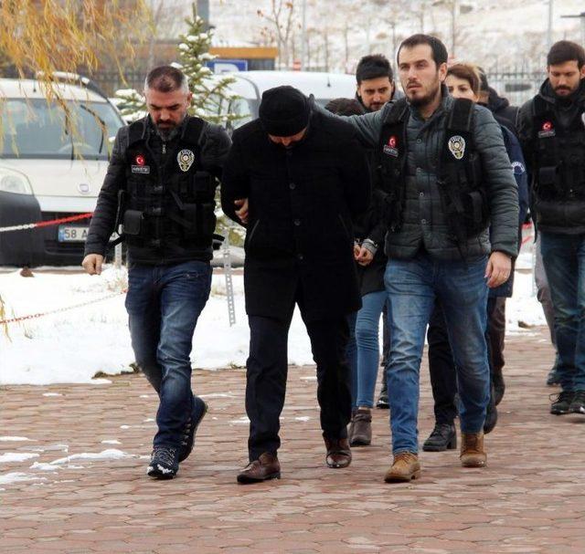 Uyuşturucu Ticareti Yapan Zanlılar Kaçarken Yakalandılar 1