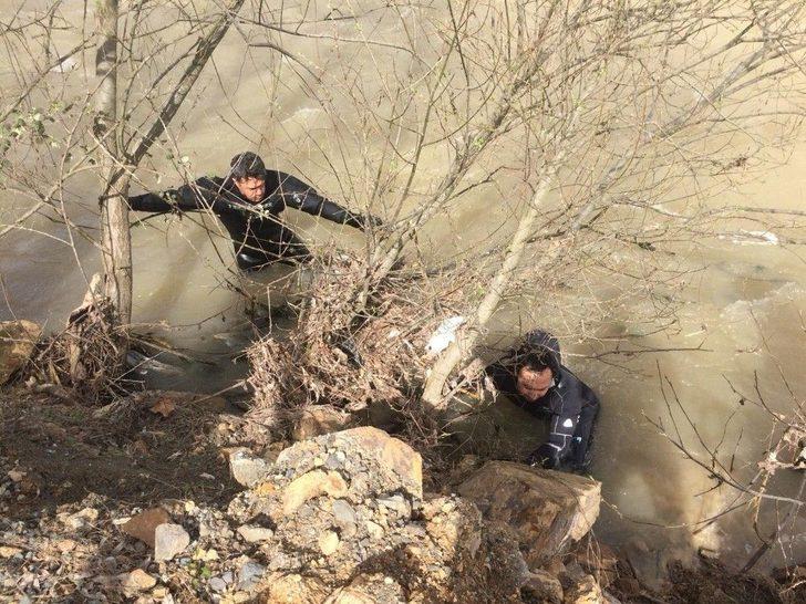 Kayıp Polisi Arama Çalışmaları Karadan Ve Havadan Sürüyor G2