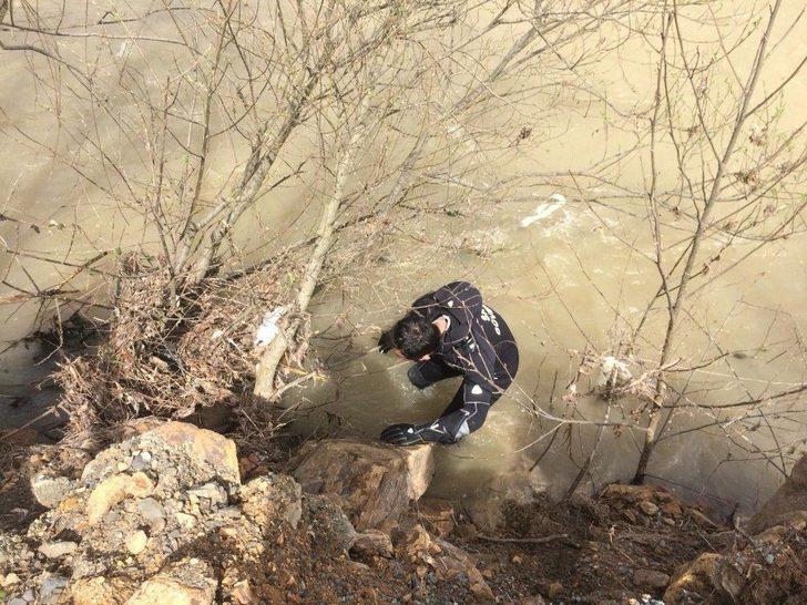 Kayıp Polisi Arama Çalışmaları Karadan Ve Havadan Sürüyor G3