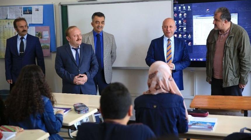 Başkan &Ccedil;olakbayrakdar: &ldquo;&ouml;ğretmenlerimizle Geleceğin Kocasinan&rsquo;ını Şekillendiriyoruz&rdquo;