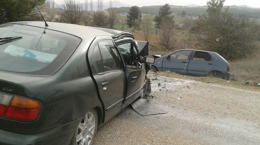 Babasının Cenazesine Giden Hamile Kadın Kazada Hayatını Kaybetti