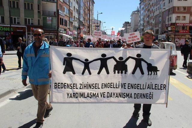 Engelliler Farkındalık İçin Yürüdü