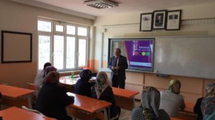 M&uuml;d&uuml;r Fuat Bayri: Teknoloji Bağımlılığı Sosyalliğin &Ouml;n&uuml;ne Ge&ccedil;er