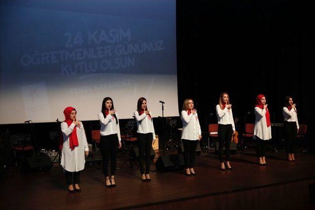 Öğretmenler Korosu’ndan Konser