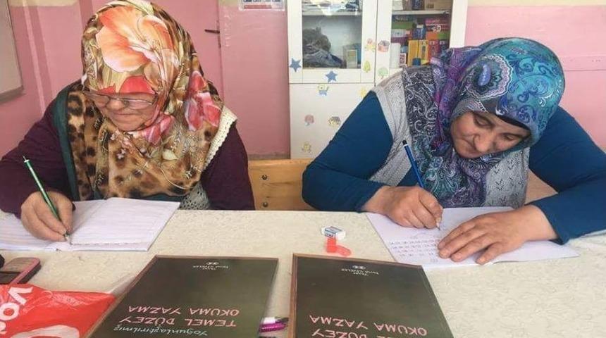 Okumayı &Ouml;ğrenmek İ&ccedil;in G&ouml;sterdikleri Gayret &Ouml;rnek Oluyor