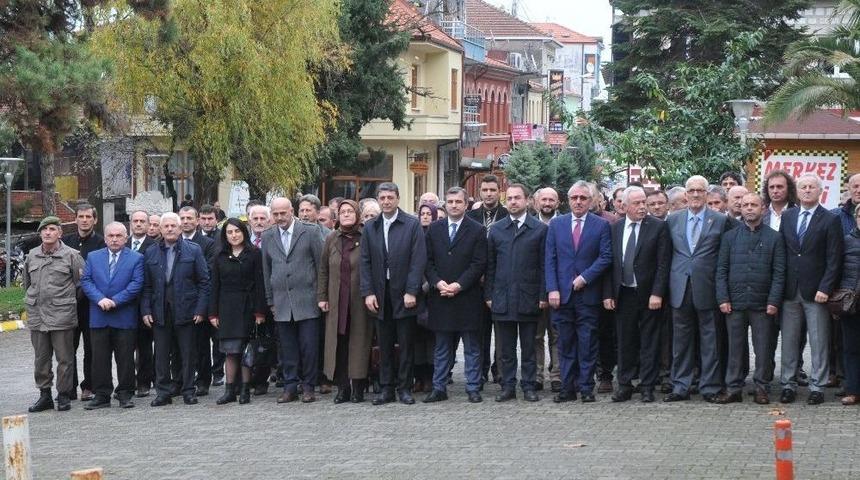 24 Kasım &Ouml;ğretmenler G&uuml;n&uuml;nde &Ccedil;elenk Sunumu Yapıldı