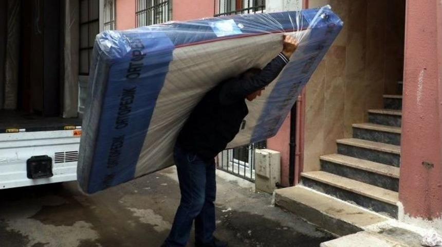 Ey&uuml;psultanlı İhtiya&ccedil; Sahiplerine Destekler S&uuml;r&uuml;yor