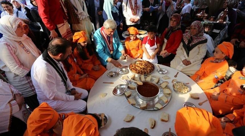 Kocaeli Mutfağı &ldquo;bilge Şehir Kocaeli Yemekleri&rdquo; Kitabında