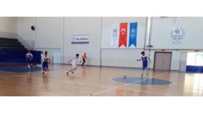 Futsalda &Ccedil;eyrek Final Heyecanı