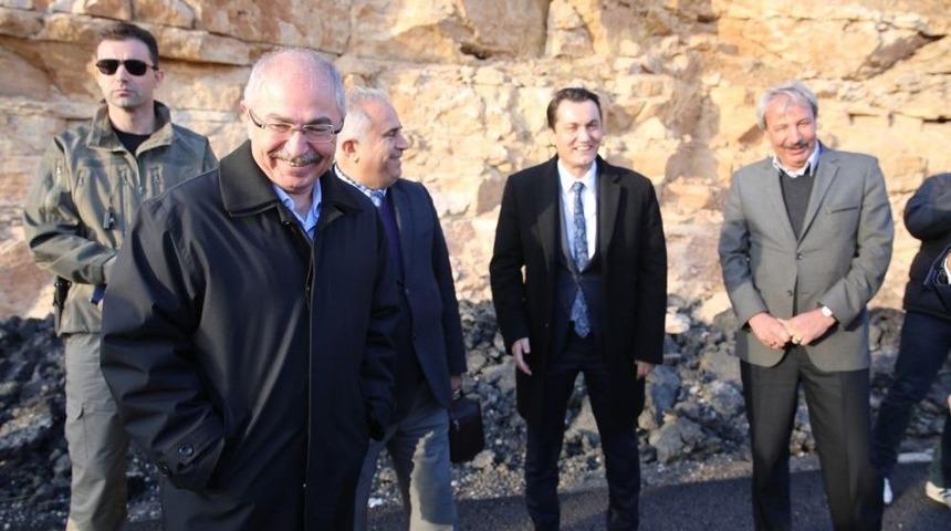 7 Yılda Bitirilemeyen Yolu Kayyum Bitirdi