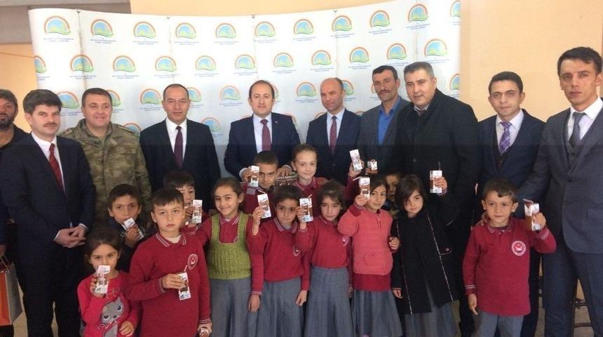 K&ouml;y Okulu &Ouml;ğretmenleri Unutulmadı