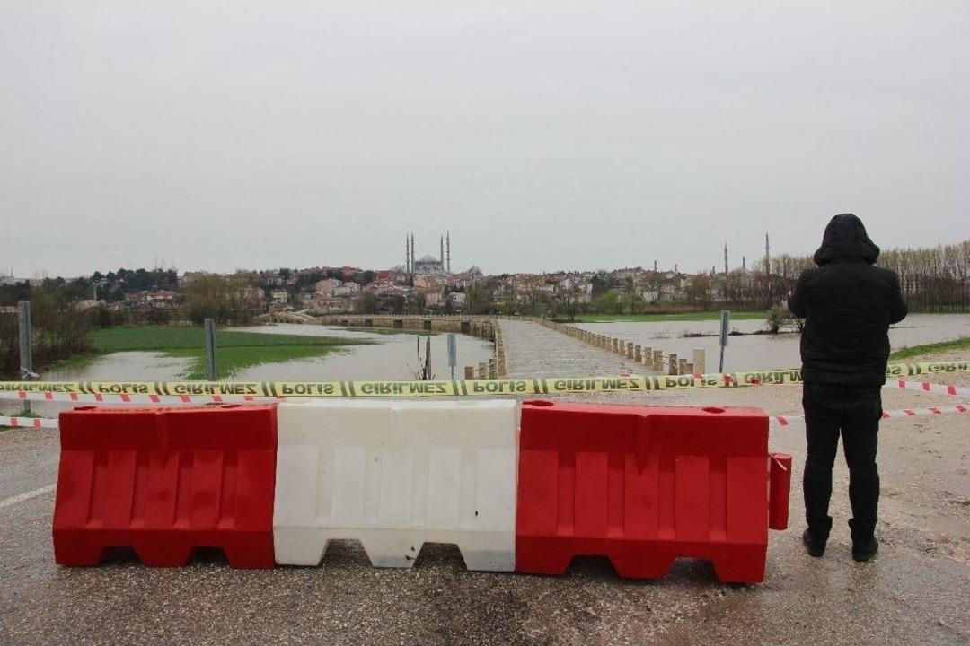 Edirne&rsquo;de Tunca Nehri &rsquo;kırmızı Alarm&rsquo; Seviyesine Y&uuml;kseldi