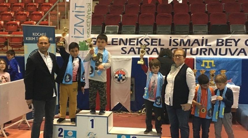 Satran&ccedil; Turnuvasına B&uuml;y&uuml;k İlgi