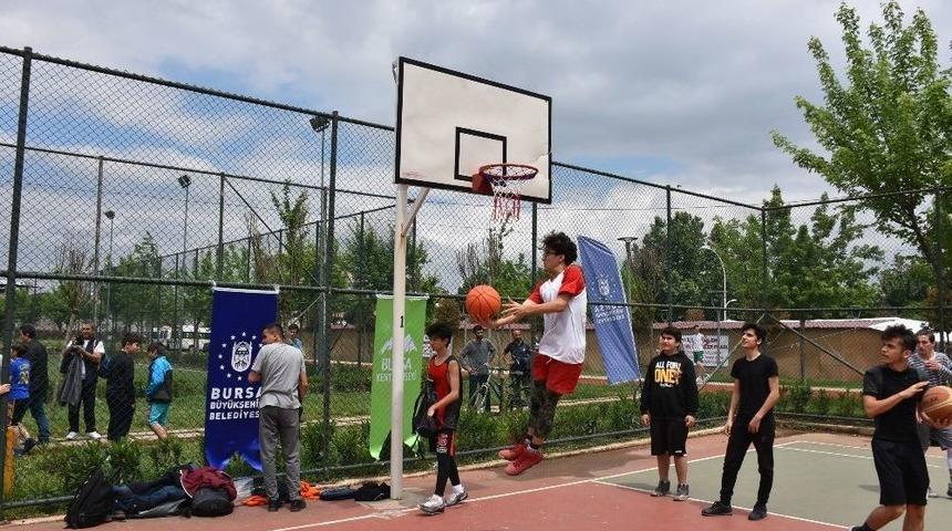 Bursa&rsquo;da Sokak Basketbolu Heyecanı