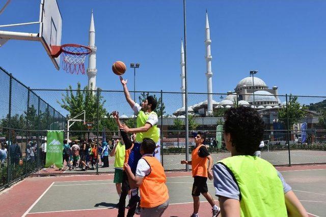 Bursa’da Sokak Basketbolu Heyecanı