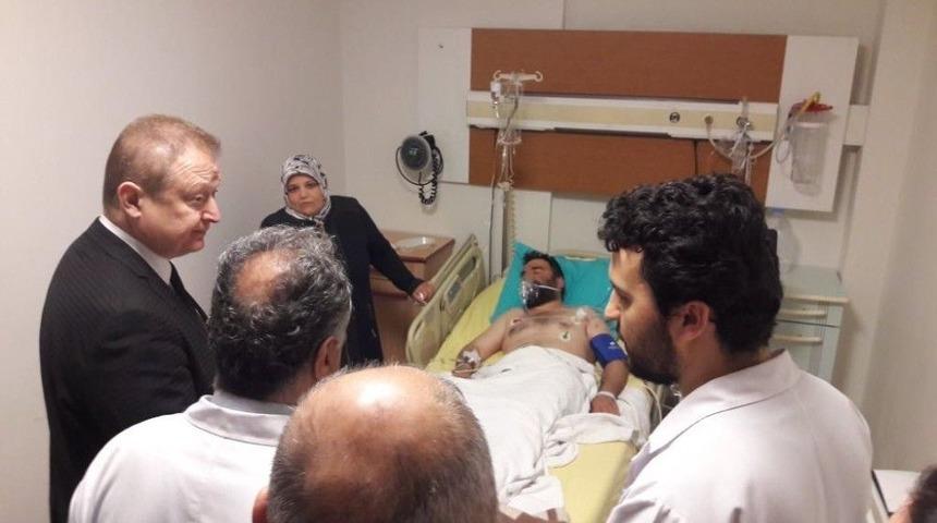 Vali Yavuz, Şehit Ailesini Ve Yaralı Polisi Ziyaret Etti