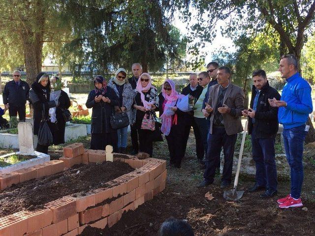 Ölmeden Önce “ayşe” Oldu, İslami Usullere Göre Defnedildi 1