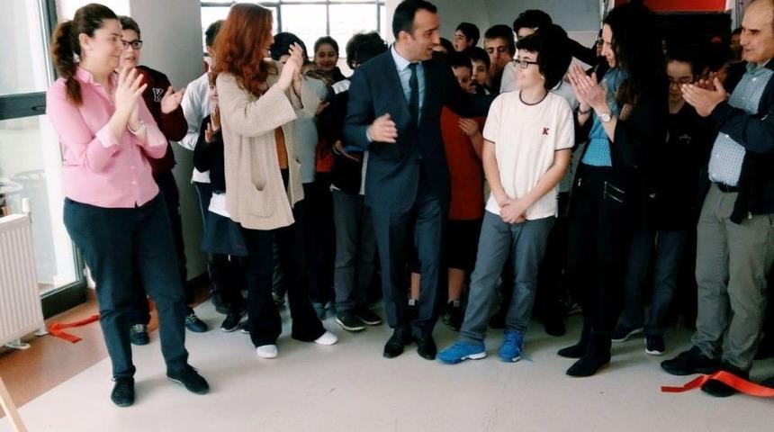 Ted&rsquo;li &Ouml;ğrenci, İlk Kişisel Resim Sergisini A&ccedil;tı