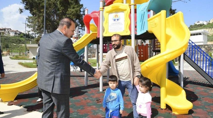 Başkan S&ouml;zl&uuml;, Parkları Yerinde İnceledi