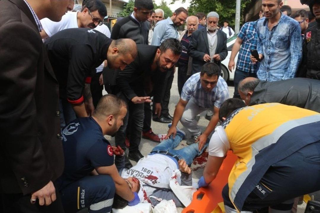 S&uuml;r&uuml;c&uuml; U&ccedil;tu Ayakkabısı Frende Takılı Kaldı