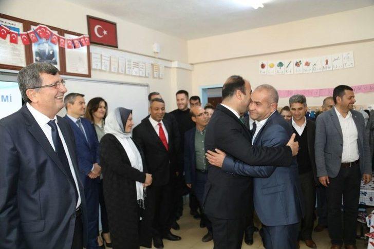 Belediye Başkanı Nihat Çiftçi, İlkokul Öğretmeni İle Buluştu G1