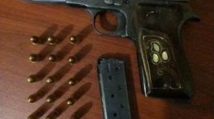 Jandarma Devriyesinde Ruhsatsız Tabancalar Ele Ge&ccedil;irildi