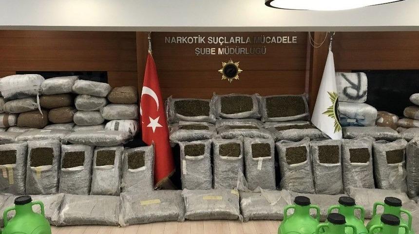 Muğla&rsquo;da Ele Ge&ccedil;irilen 1 Ton Uyuşturucu Basın Mensuplarına G&ouml;sterildi