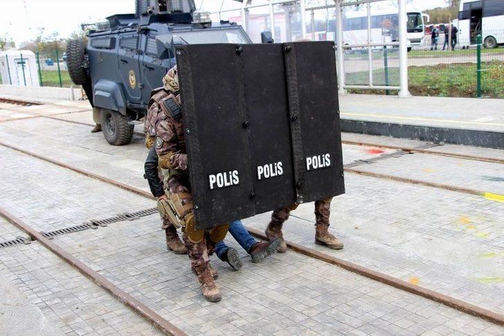 Özel Harekat Polisinden Gerçeği Aratmayan Rehine Kurtarma Tatbikatı G4