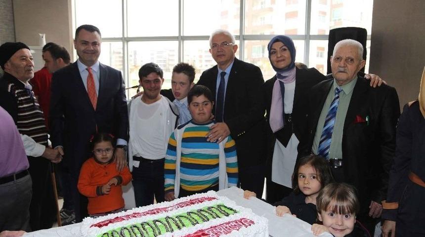 Başkan G&ouml;rmez Huzurevi Sakinleriyle Buluştu