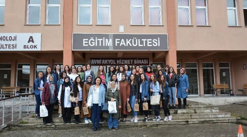 D&uuml;zce &Uuml;niversitesi Liseli &Ouml;ğrencileri Ağırlamaya Devam Ediyor