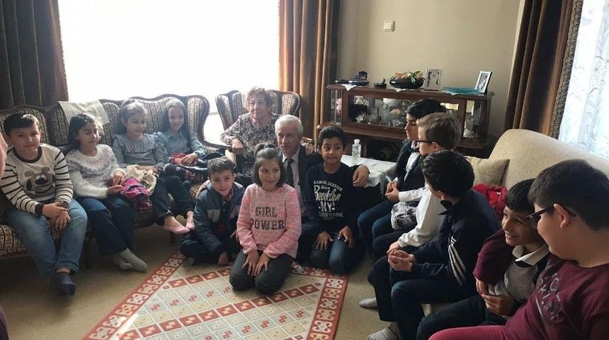 &Ouml;ğretmenlerinin &Ouml;ğretmenini Ziyaret Ettiler