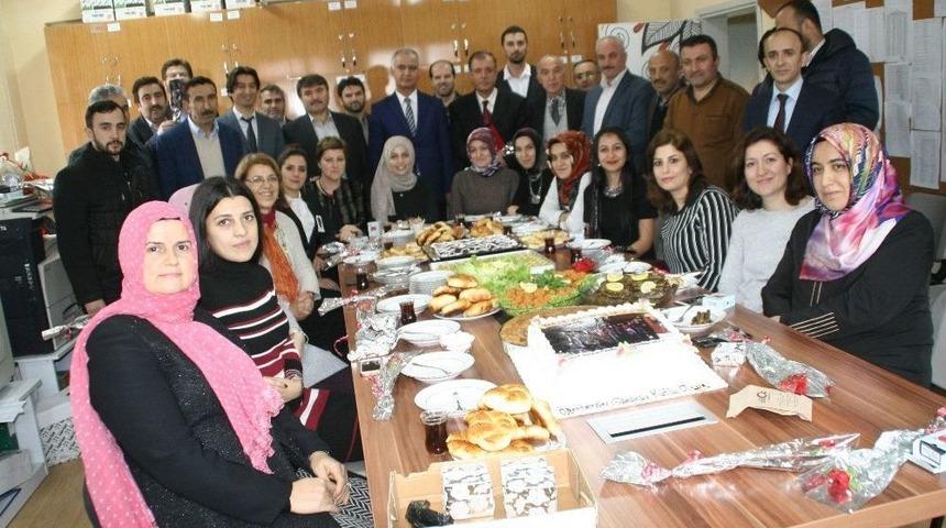 Devrek&rsquo;te &Ouml;ğretmenler Dayanışma &Ouml;rneği Sergilediler