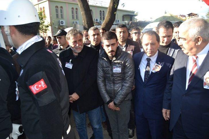 Hastanede Tedavi Görürken Şehit Olan Polis Toprağa Verildi G4