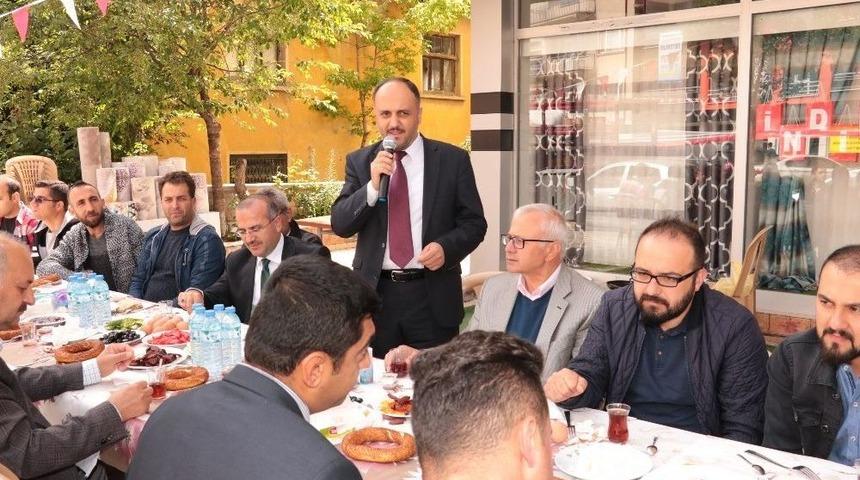 Başkan &Ouml;zaltun &Ccedil;arşı Esnafıyla Buluştu