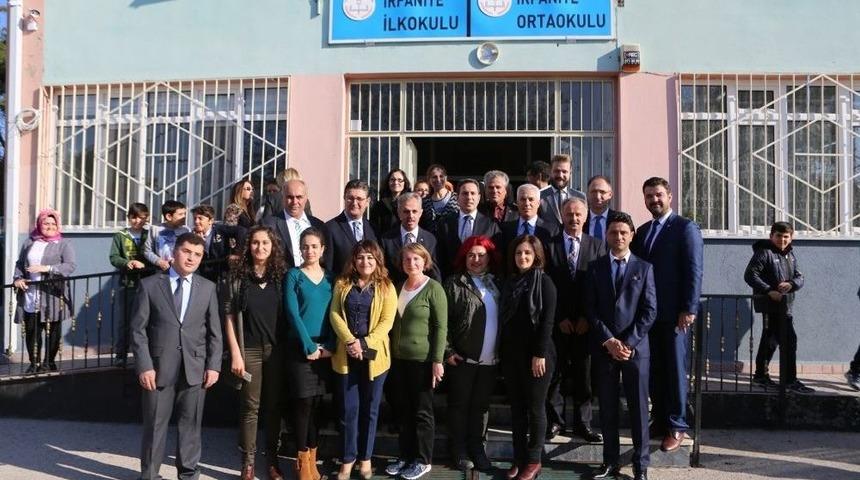 Bozbey Öğretmenleri Yalnız Bırakmadı