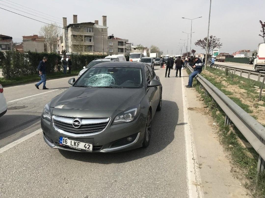 Yaşlı Kadın Karşıdan Karşıya Ge&ccedil;erken Canından Oldu