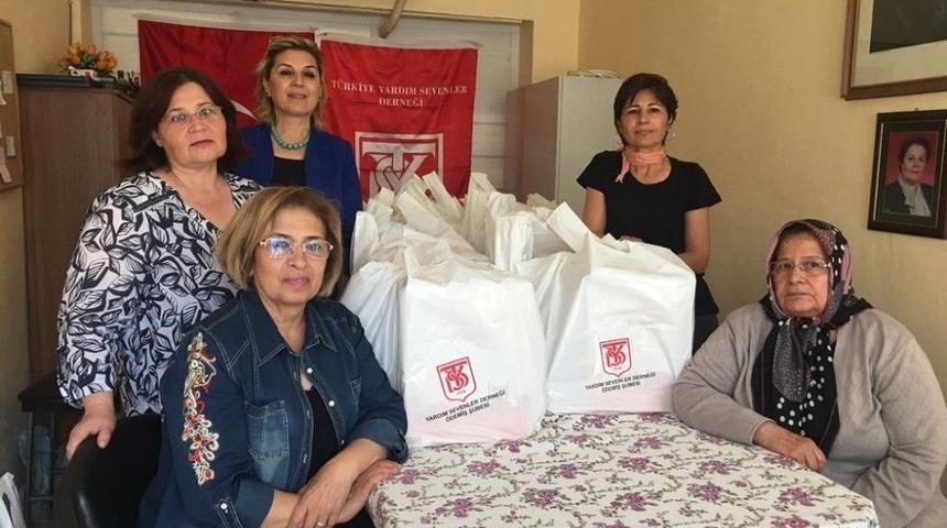 &Ouml;demişli Yardım Sevenlerden Ramazan Erzakı