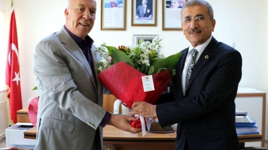 Başkan Uyan: &ldquo;eğitimin Bizde Değeri &Ouml;m&uuml;r Boyudur&rdquo;