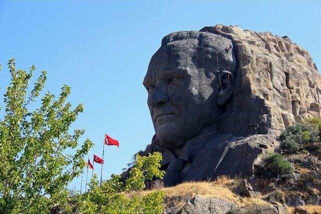 Atatürk Maskının Tamiratı İçin Bilimsel Çalışma Tamamlandı