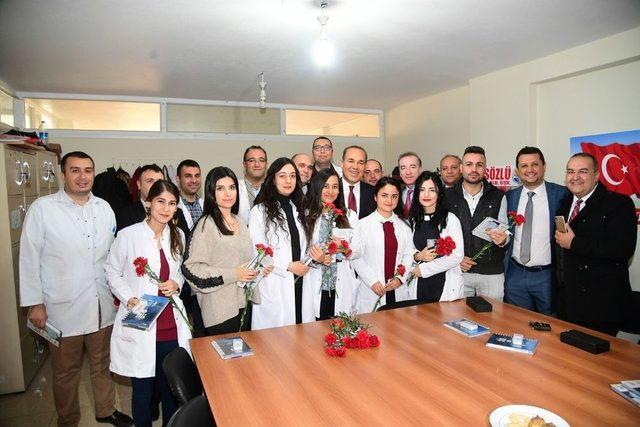 S&ouml;zl&uuml;, &Ouml;ğretmenler G&uuml;n&uuml;&rsquo;nde &Ouml;ğretmenleri Yalnız Bırakmadı 1