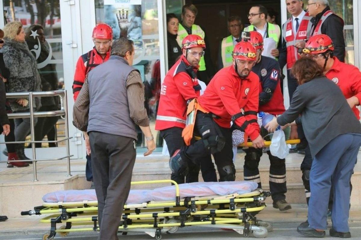 Isparta Şehir Hastanesi&rsquo;nde Nefes Kesen Tatbikat