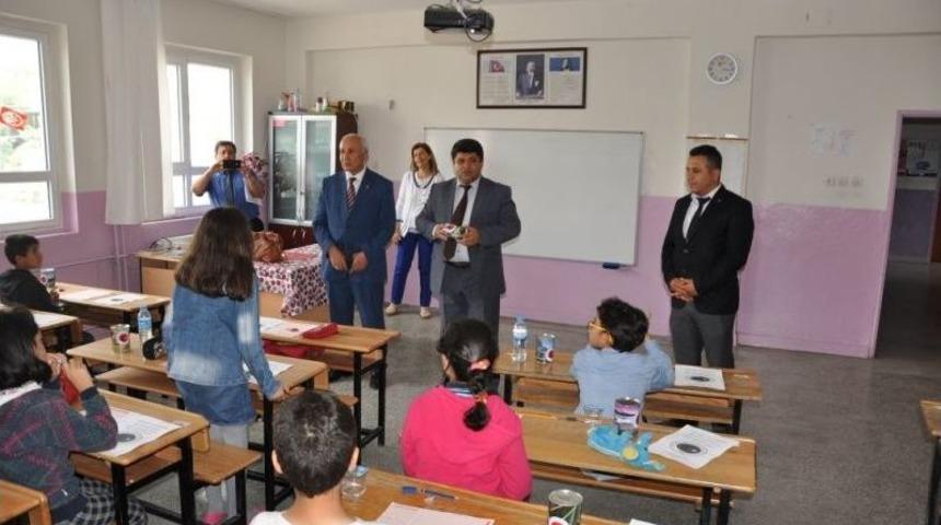 4. Sınıflar Arası &Ouml;d&uuml;ll&uuml; Kitap Okuma Yarışması D&uuml;zenledi