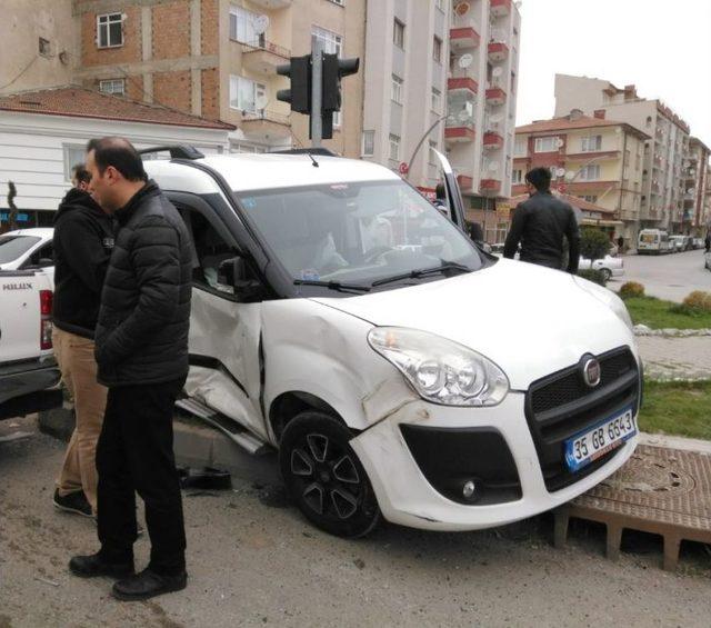 Sungurlu’da Trafik Kazası: 5 Yaralı