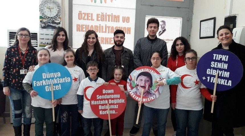 &Uuml;niversite &Ouml;ğrencileri &Ouml;zel &Ouml;ğrencilerle Buluştu