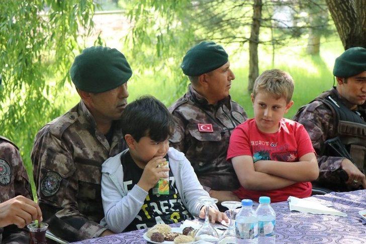 Vali Kamçı, Zeytin Dalı Operasyonundan Dönen Pöh’leri Ziyaret Etti G4
