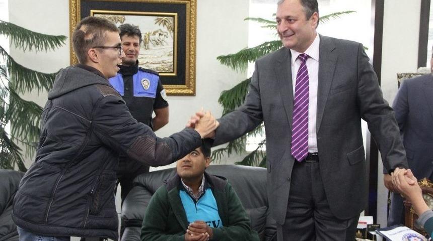 Kayseri Emniyeti Yürekleri Isıtmaya Devam Ediyor