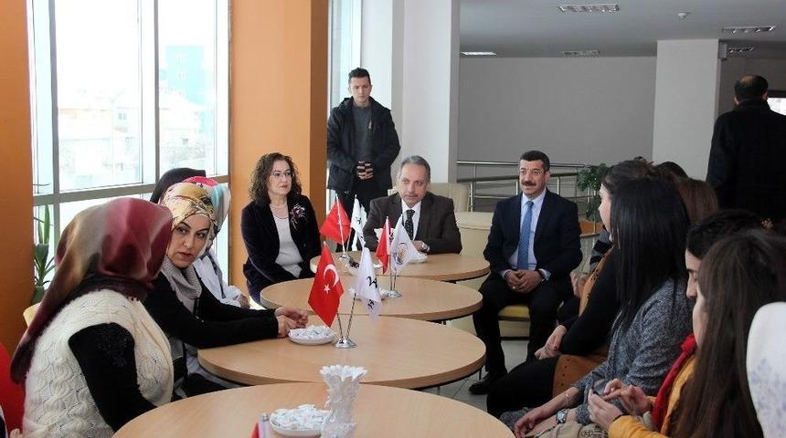 Yal&ccedil;ın, Eğitmenlerle Bir Araya Geldi