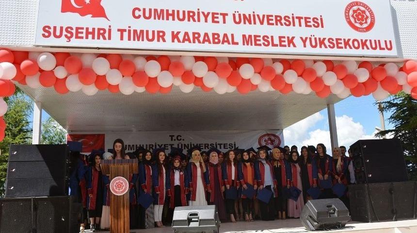 Suşehri Myo&rsquo;da Mezuniyet T&ouml;reni
