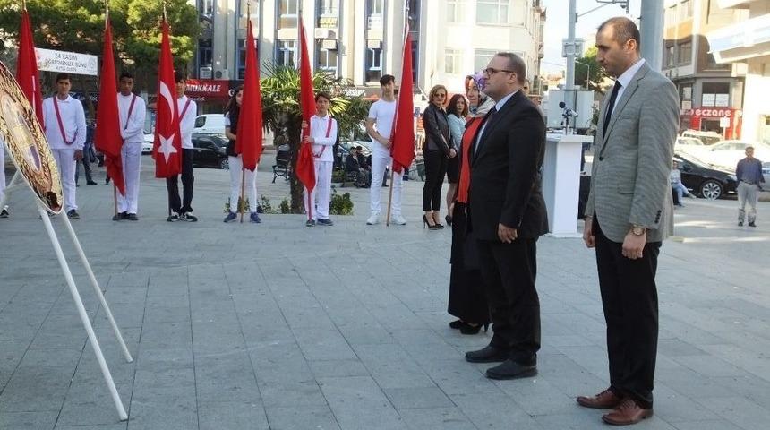 Burhaniye&rsquo;de &Ouml;ğretmenler G&uuml;n&uuml; Kutlandı